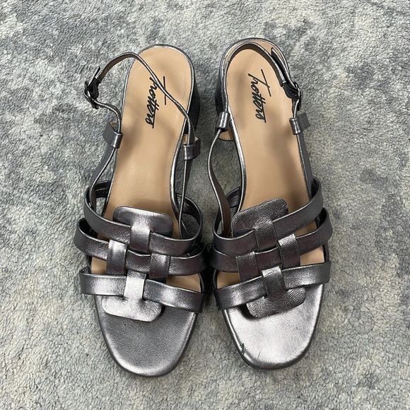 Trotters Luna Slingback Sandals Silver Metallic Woven Straps Block Heel Sz 9 - Picture 4 of 16